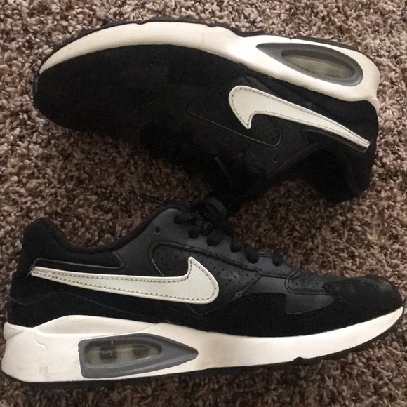 le scarpe nike air max san giovani ragazzi dimensioni 55 guc donne 7 poshmark le scarpe nike air max san giovani ragazzi dimensioni 55 guc donne 7 poshmark